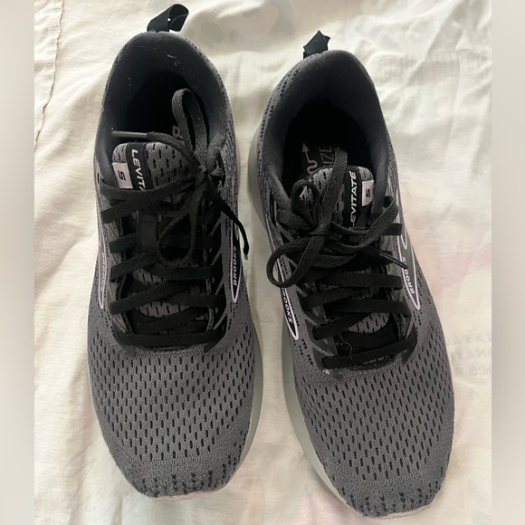 Women’s Brooks Levitate 5 Running Shoes size 8 - Picture 2 of 4